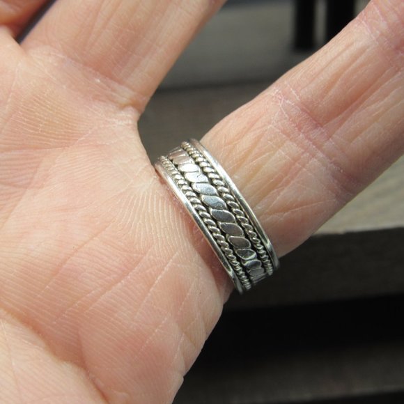 Size 5.5 Sterling Silver Braid Pattern Plain Band Ring Vintage - Picture 3 of 7